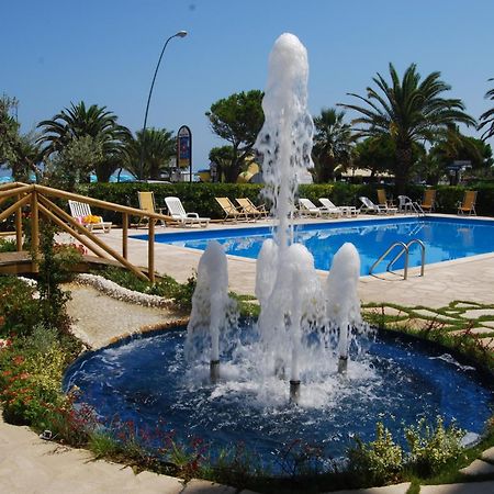 Hotel Costa Verde Tortoreto Kültér fotó