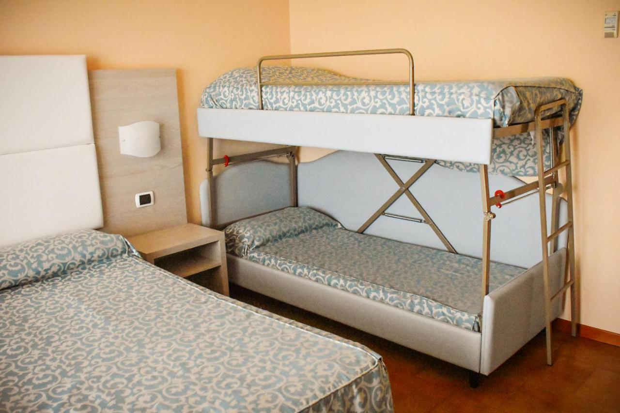 Hotel Costa Verde Tortoreto Kültér fotó