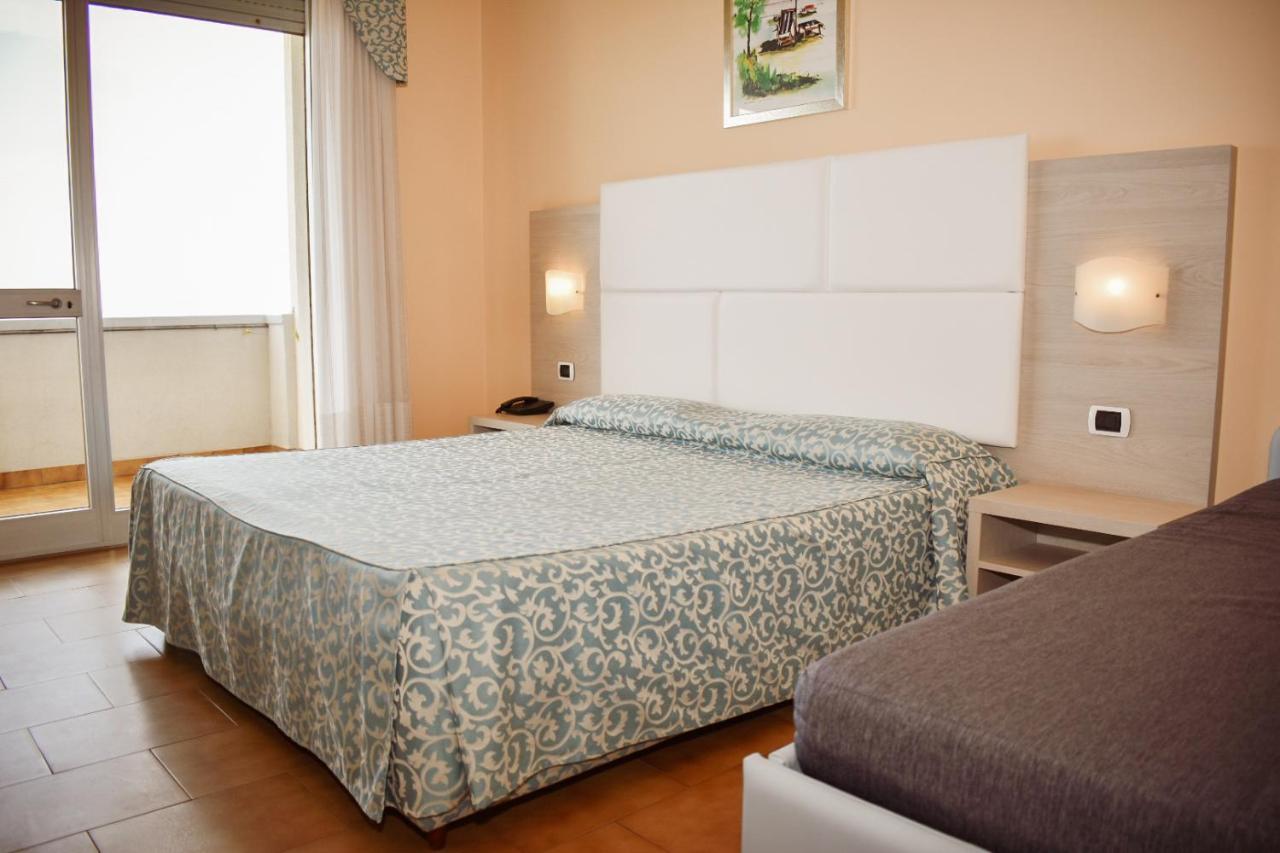 Hotel Costa Verde Tortoreto Kültér fotó