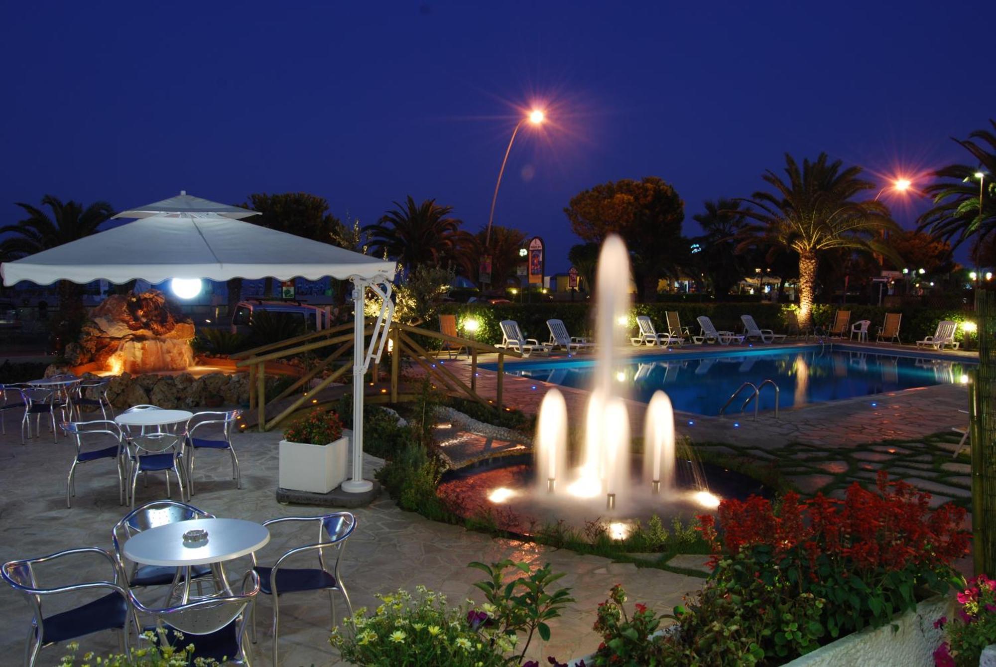 Hotel Costa Verde Tortoreto Kültér fotó