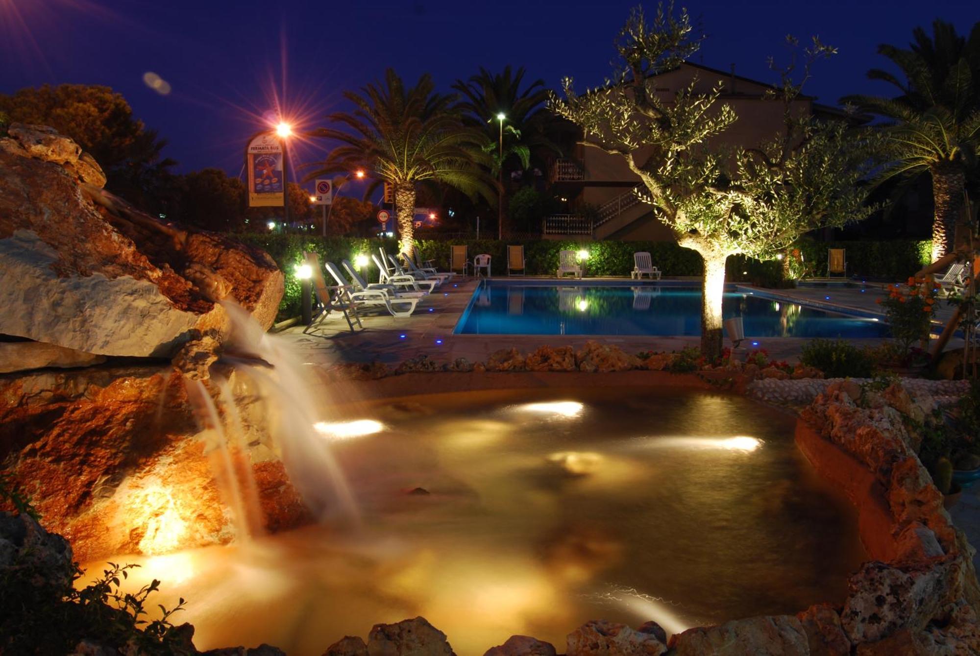 Hotel Costa Verde Tortoreto Kültér fotó