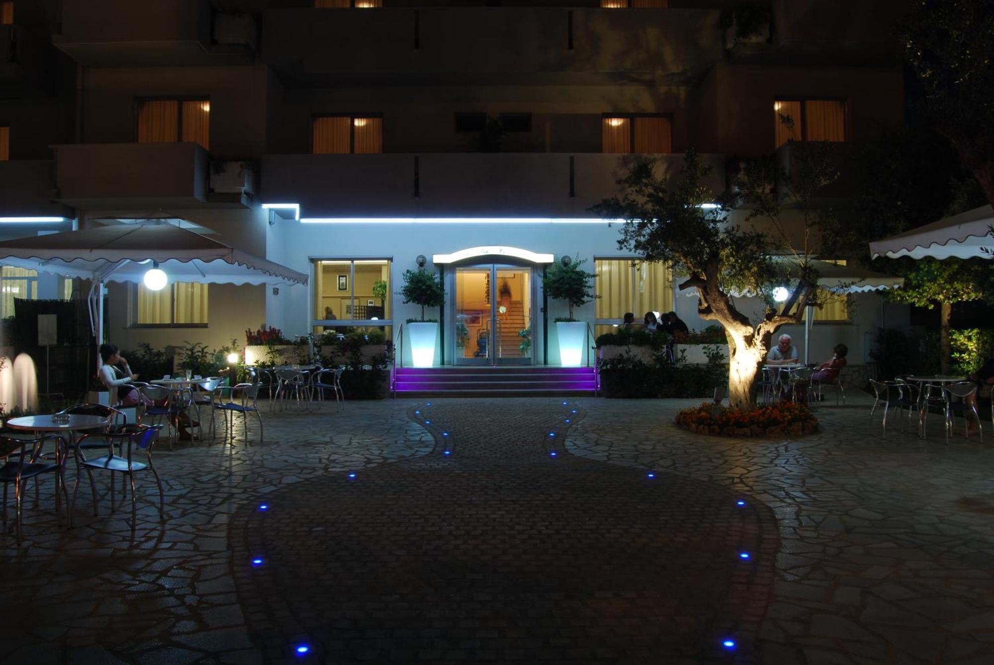 Hotel Costa Verde Tortoreto Kültér fotó