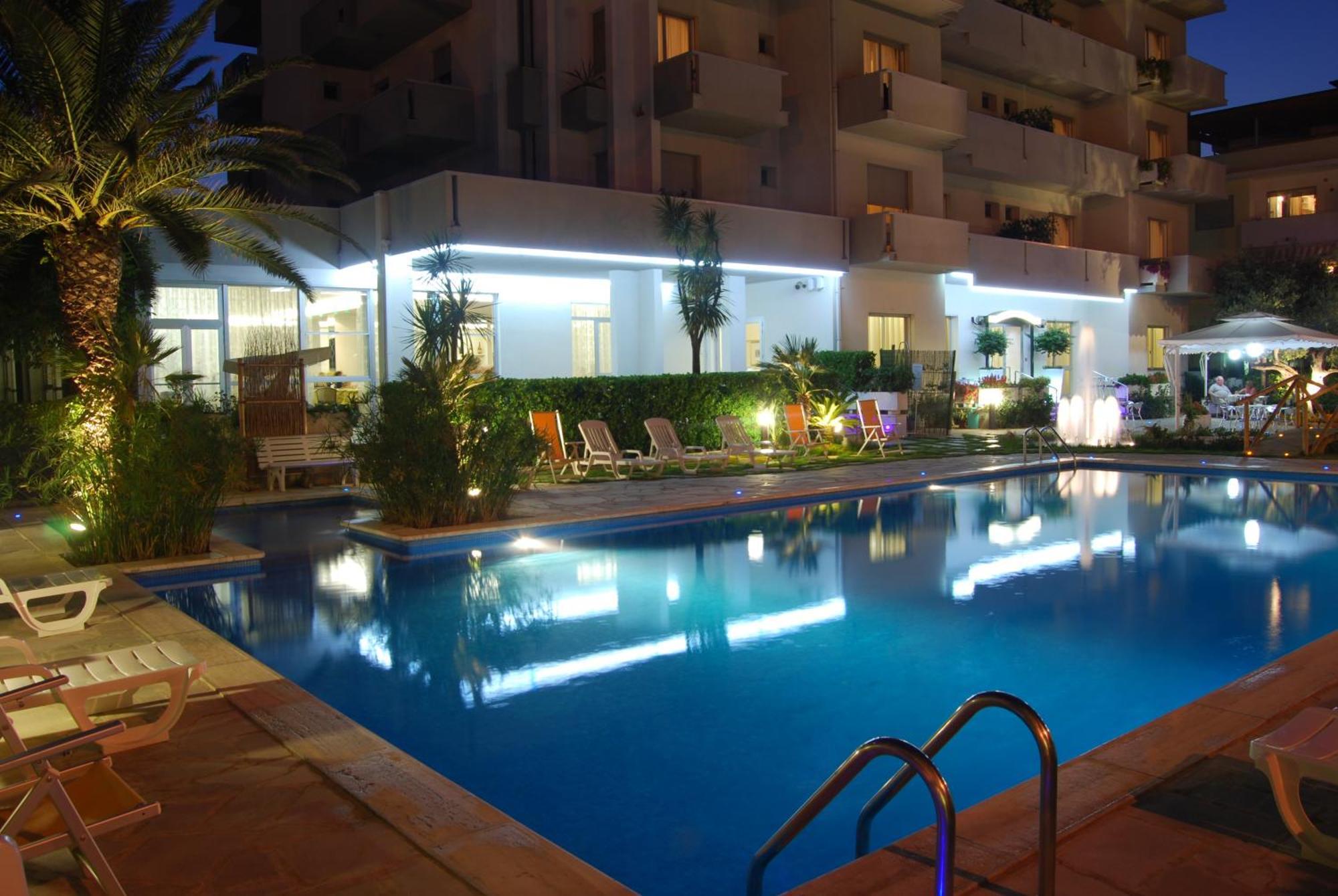 Hotel Costa Verde Tortoreto Kültér fotó