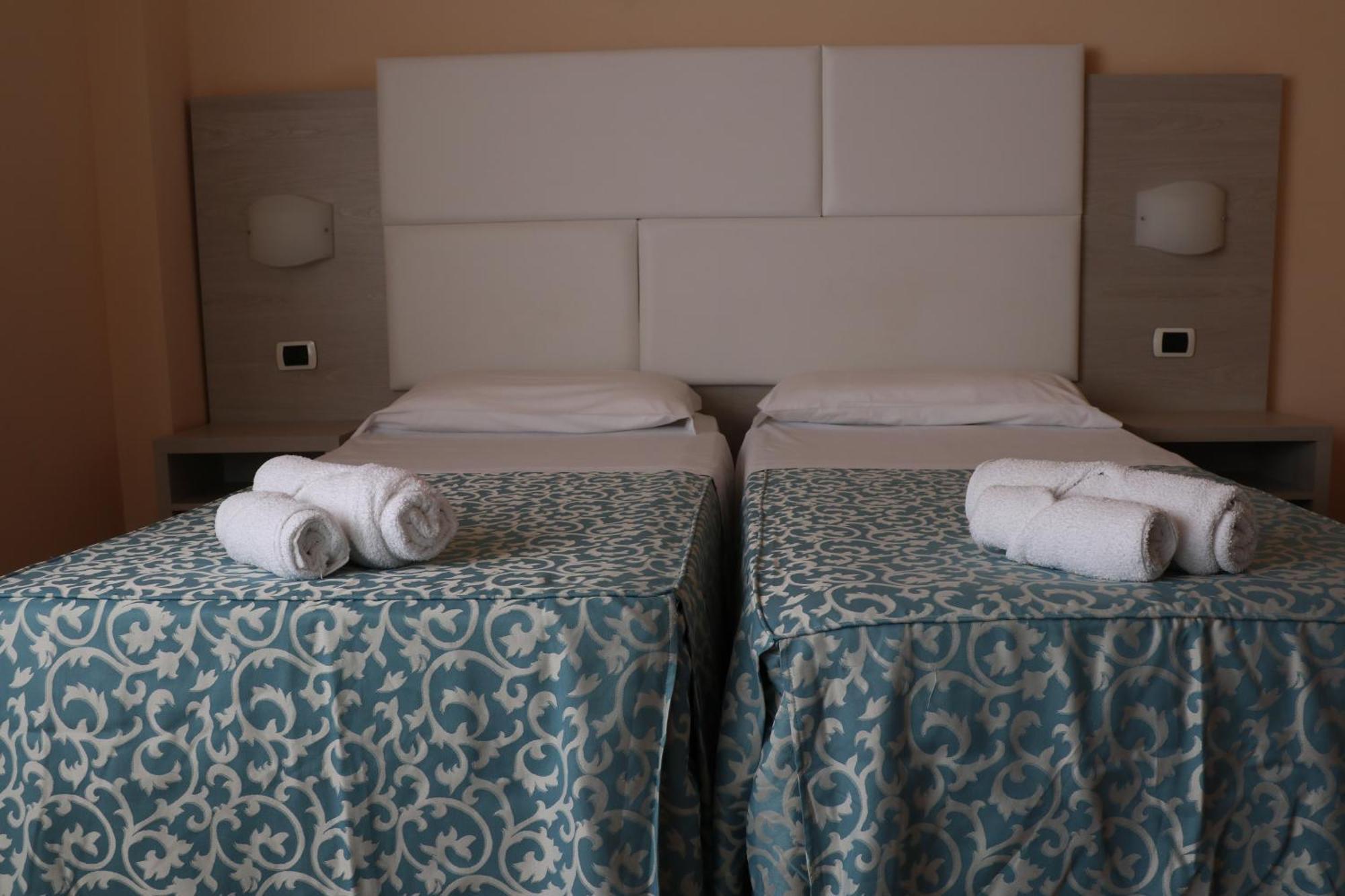 Hotel Costa Verde Tortoreto Kültér fotó